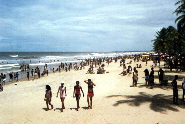 Praia da Costa - Ilha da Atalaia - Ascom PM Canavieiras.