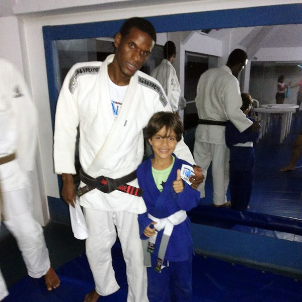 Robertinho a caminho do MMA... questão de dias...